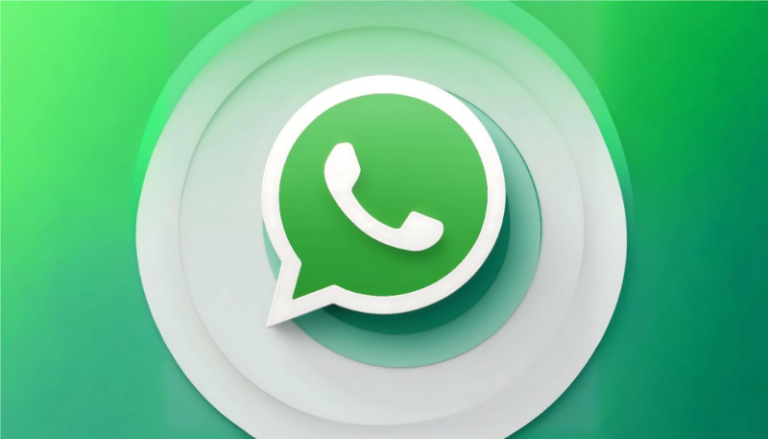 Painel de conversa do WhatsApp em um smartphone com ícones de marketing digital e logo da Sellflux ao fundo.